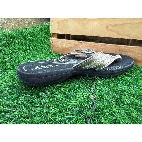 Cloudsteppers by Clarks- Gold/Black Sandals- Size 9W - Picture 4 of 10